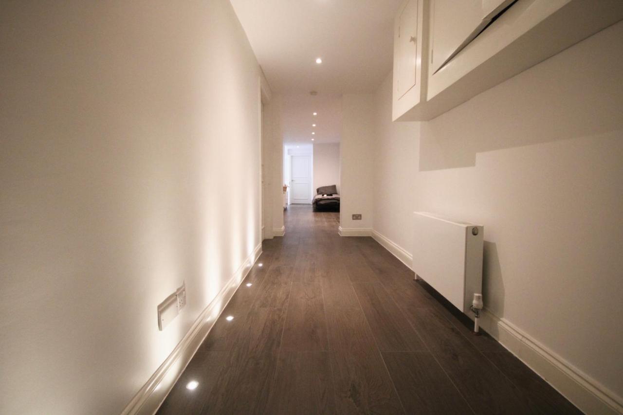 ロンドンSuperb Flat Near Victoria Stationアパートメント エクステリア 写真